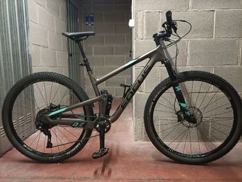 Used Focus O1e Shimano Deore XT 2022 Mountainbike, Light Gray, 29 — image 15 of 24
