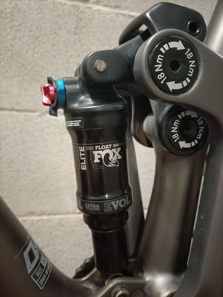 Used Focus O1e Shimano Deore XT 2022 Mountainbike, Light Gray, 29 — image 8 of 24