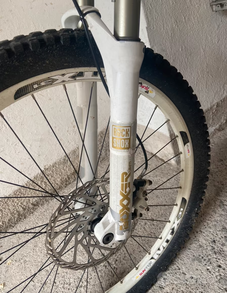 Used Mongoose Boot'r 2011 2012 Mountainbike, White, 26 — image 2 of 6
