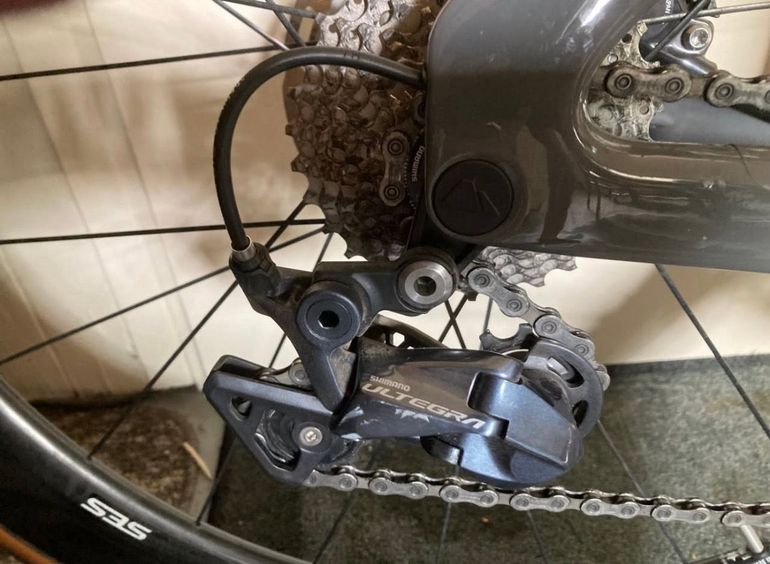 Used Canyon Aeroad CF SL 8 Disc 2022 2022 Road & Gravel, Light Gray — image 4 of 7