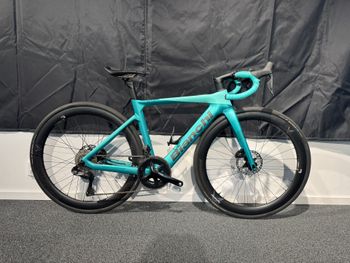Used Bianchi E-Oltre Ultegra Di2 Mahle X30 250wh 2025 Route & Gravel