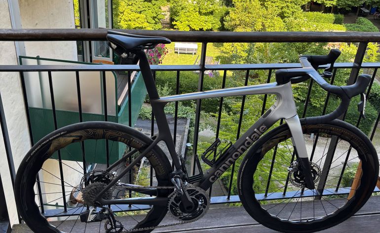 Used Cannondale SuperSix EVO Hi-MOD 1 2023 Road & Gravel, Light Gray — image 2 of 4