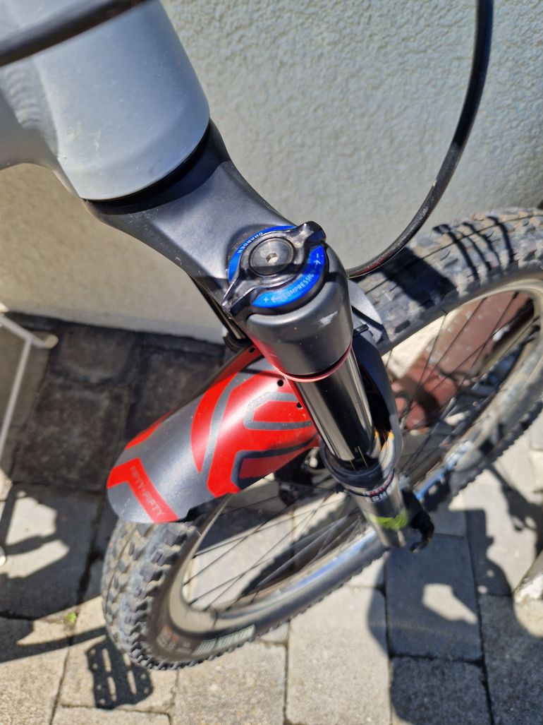 Used Bergamont Encore 9.0 2015 Mountainbike, Light Gray — image 18 of 18