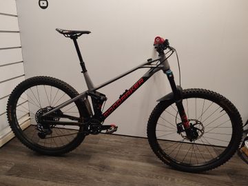 Mondraker Foxy 2023 2023 Mountainbike usato, Grigio chiaro — immagine 1 di 3
