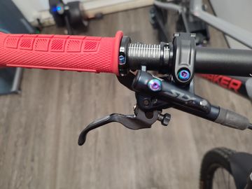 Mondraker Foxy 2023 2023 Mountainbike usato, Grigio chiaro — immagine 3 di 3