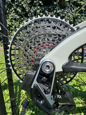 Gebrauchtes Cannondale Moterra SL 2024 Mountainbike, Hellgrau — Bild 5 von 5