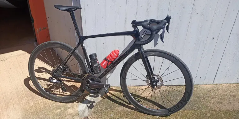 Giant TCR Advanced SL 0 Disc RED used in LG buycycle