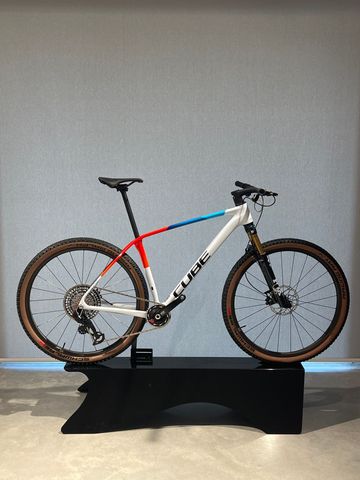 Used CUBE PHENIX C:68X, SLT 2025 2025 Mountainbike, White, 29 — image 1 of 4