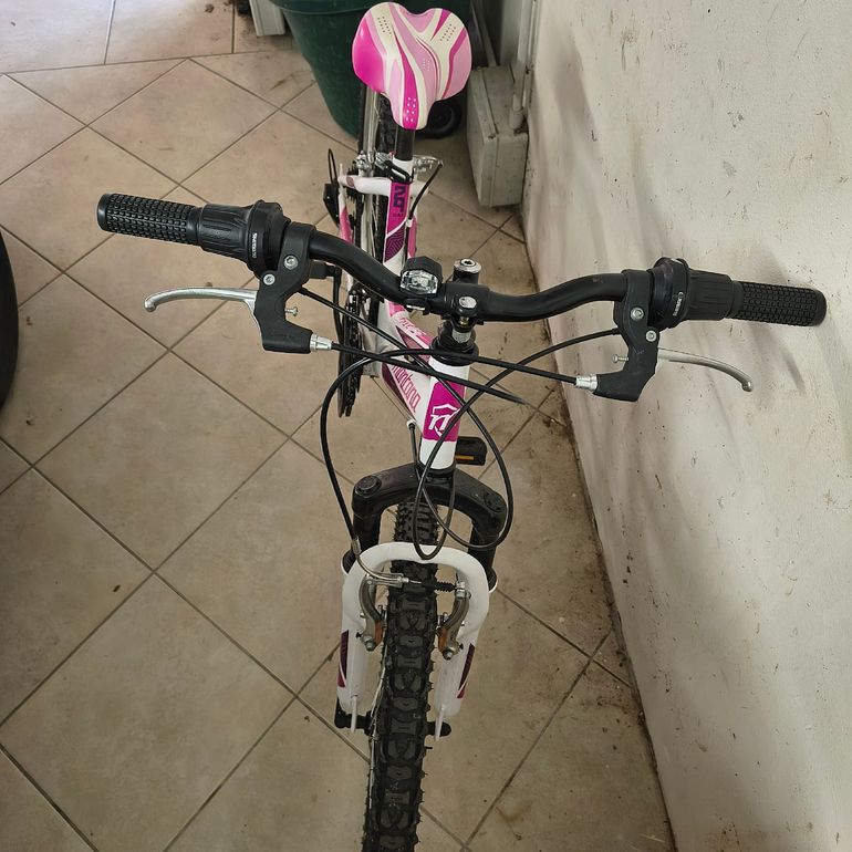 Tweedehands Montana 2023 Mountainbike — afbeelding 2 van 3