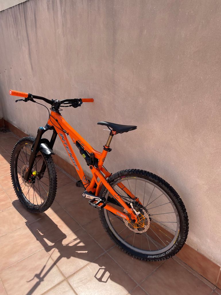 Intense 6.6 2015 2015