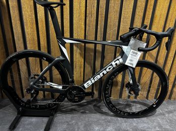 Bianchi, Oltre PRO Durace Di2 2023