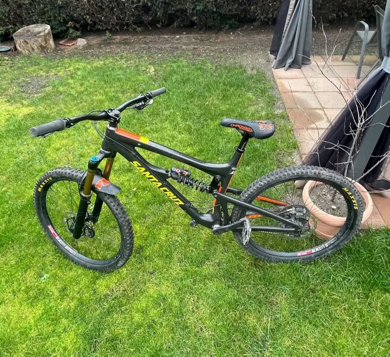 Used Santa Cruz Nomad Shimano Deore XT Di2 2017 Mountainbike, Black — image 2 of 3