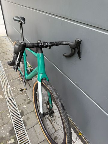 Used BMC URS 01 TWO 2023 2023 Road & Gravel, Green — image 10 of 18