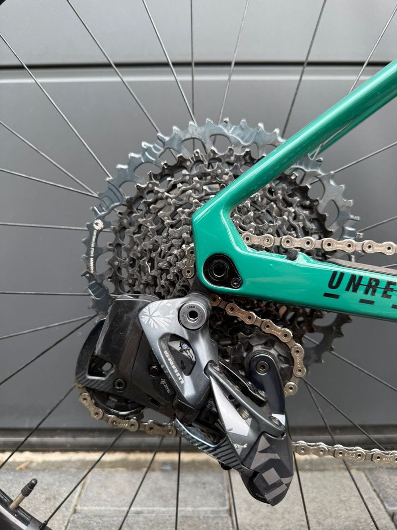 Used BMC URS 01 TWO 2023 2023 Road & Gravel, Green — image 12 of 18