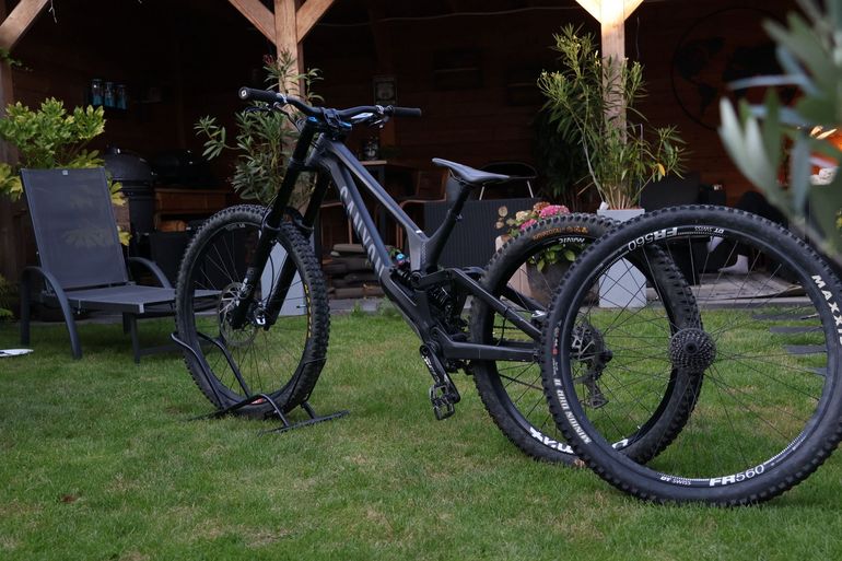 Canyon Sender CFR 29 Underdog 2024 — Price & Specs | 2BX