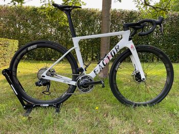 Factor, Factor Ostro Gravel 2024 - SRAM RED AXS