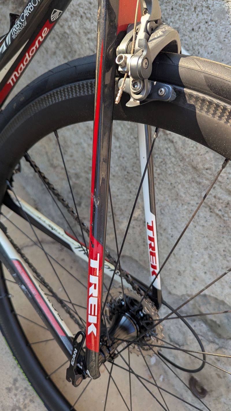 Used Trek Madone 5.2 H2 (Compact) 2012 2012 Road & Gravel, Red — image 10 of 26