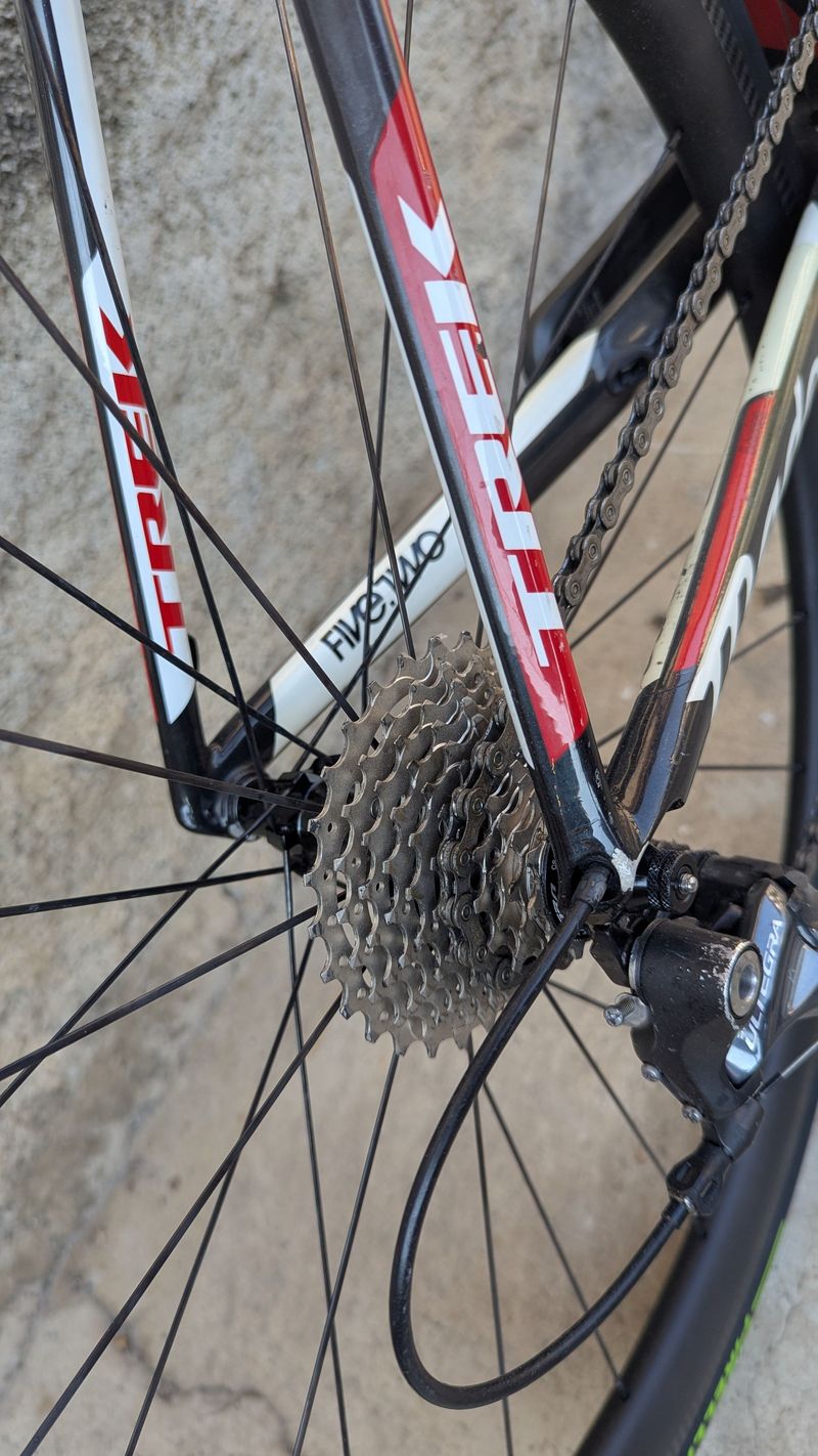 Used Trek Madone 5.2 H2 (Compact) 2012 2012 Road & Gravel, Red — image 19 of 26