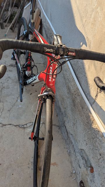 Used Trek Madone 5.2 H2 (Compact) 2012 2012 Road & Gravel, Red — image 15 of 26