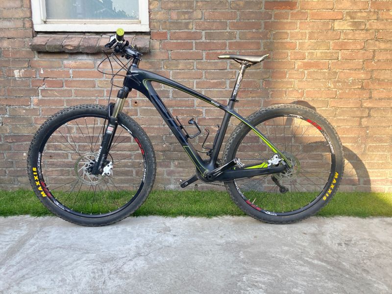 Gebrauchtes BH RC 8.7 2016 Mountainbike, Schwarz — Bild 1 von 12