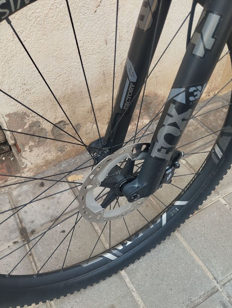 Used Scott Spark RC 2024 Mountainbike, Black — image 12 of 13