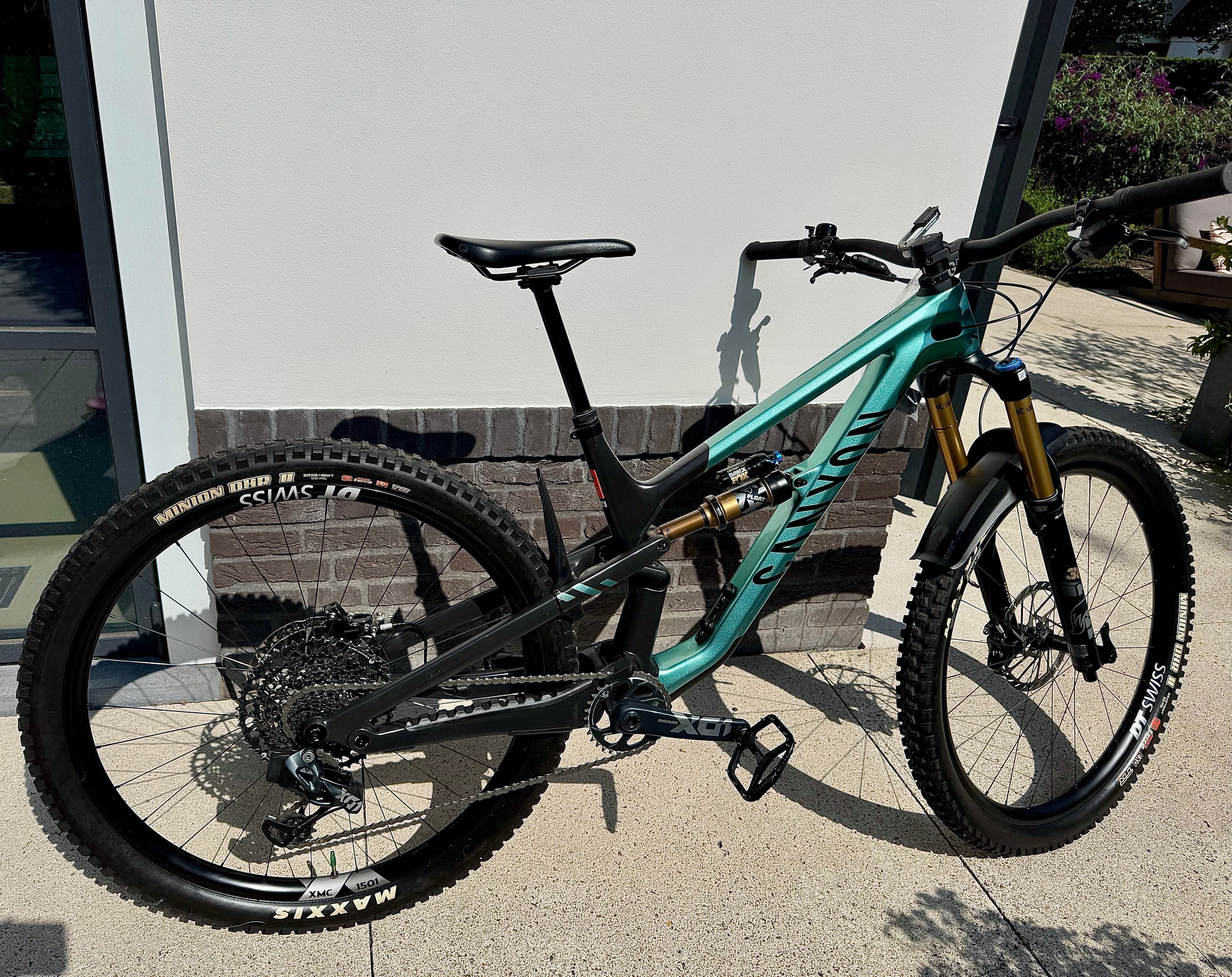 【引き取り限定】canyon spectral 24年モデル 29インチ Canyon Spectral 29 CFR 2024 2024