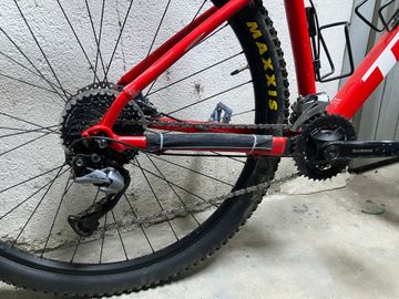 Trek Marlin 7 2018 2018 Mountainbike usato, Rosso — immagine 4 di 6