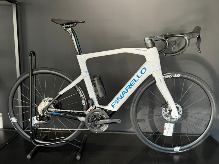 Pinarello NYTRO E5 ROAD - 105 Di2 2024 2024 Road & Gravel usato, Bianco — immagine 4 di 5