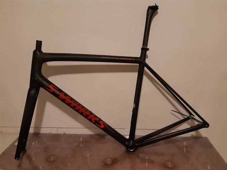 Used Specialized S-Works Aethos – SRAM RED AXS 2025 Frameset 2025 Road & Gravel — image 1 of 5