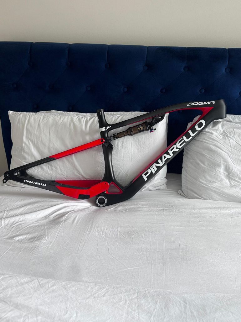 Used Pinarello DOGMA XC 2025 Mountainbike, Red — image 1 of 5
