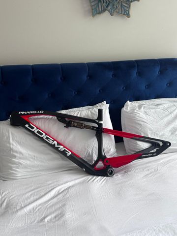 Used Pinarello DOGMA XC 2025 Mountainbike, Red — image 2 of 5