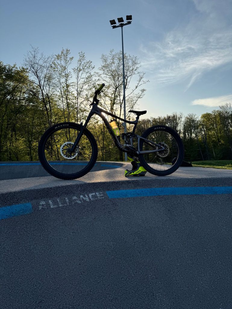 Used Giant Reign 29 1 2021 2021 Mountainbike — image 2 of 3