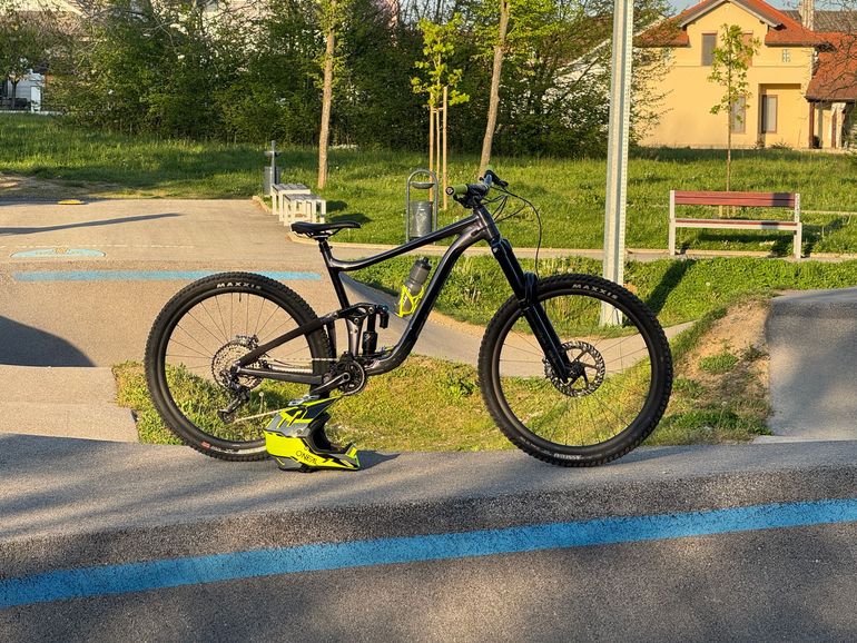 Used Giant Reign 29 1 2021 2021 Mountainbike — image 1 of 3