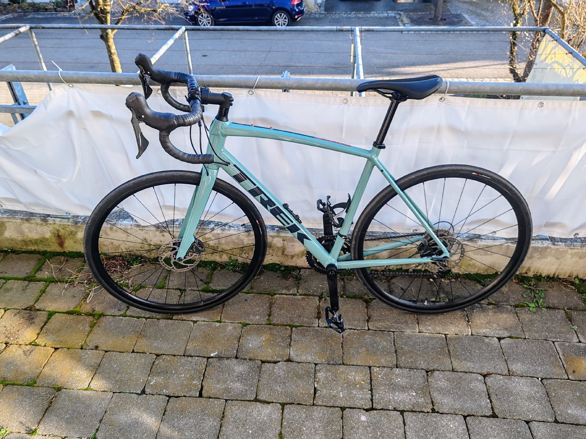 【極美品】TREK DOMANE AL4 DISC 2023 2023 Trek Domane AL 4 Gen 3 – Specs, Comparisons, Reviews