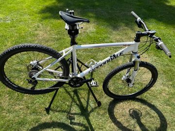 Gebrauchtes Cannondale SL 2 2010 Mountainbike, Weiß, 26 — Bild 1 von 8