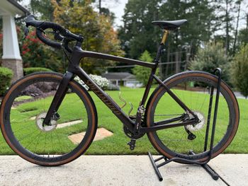 Used Specialized Custom Build Diverge 9r 58 Cm 2023 Road & Gravel, Orange — image 3 of 9