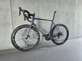 Used Giant TCR Advanced Pro Disc 0 AXS 2024 2024 Road & Gravel, Purple — image 10 of 21