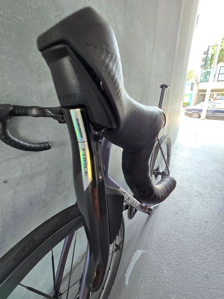 Used Giant TCR Advanced Pro Disc 0 AXS 2024 2024 Road & Gravel, Purple — image 17 of 21