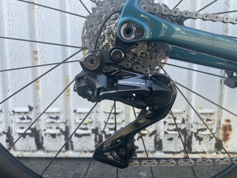 Used Canyon Ultimate Shimano Dura Ace Di2 2021 Road & Gravel, Green — image 4 of 6