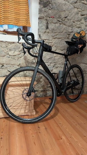 Used Canyon Endurace CF 7 2023 2023 Road & Gravel, Black — image 2 of 10