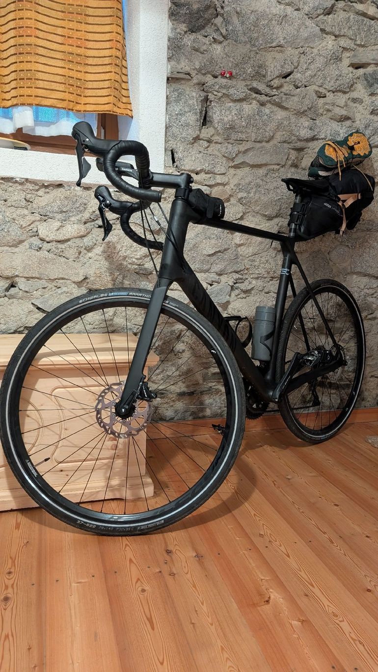 Used Canyon Endurace CF 7 2023 2023 Road & Gravel, Black — image 2 of 10