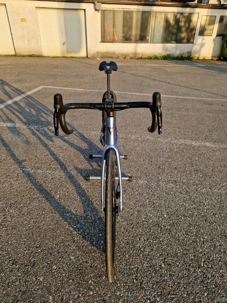 Used Giant TCR Advanced 0 Di2 2025 2025 Road & Gravel — image 6 of 12
