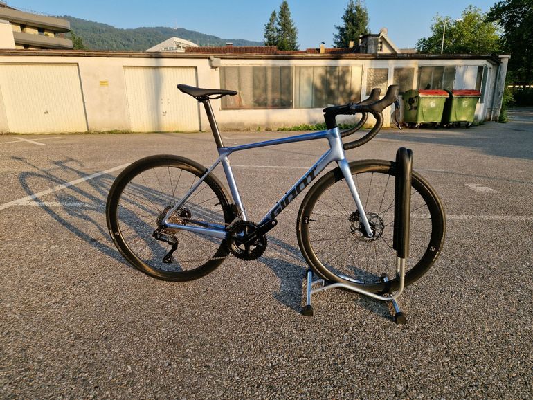 Used Giant TCR Advanced 0 Di2 2025 2025 Road & Gravel — image 1 of 12
