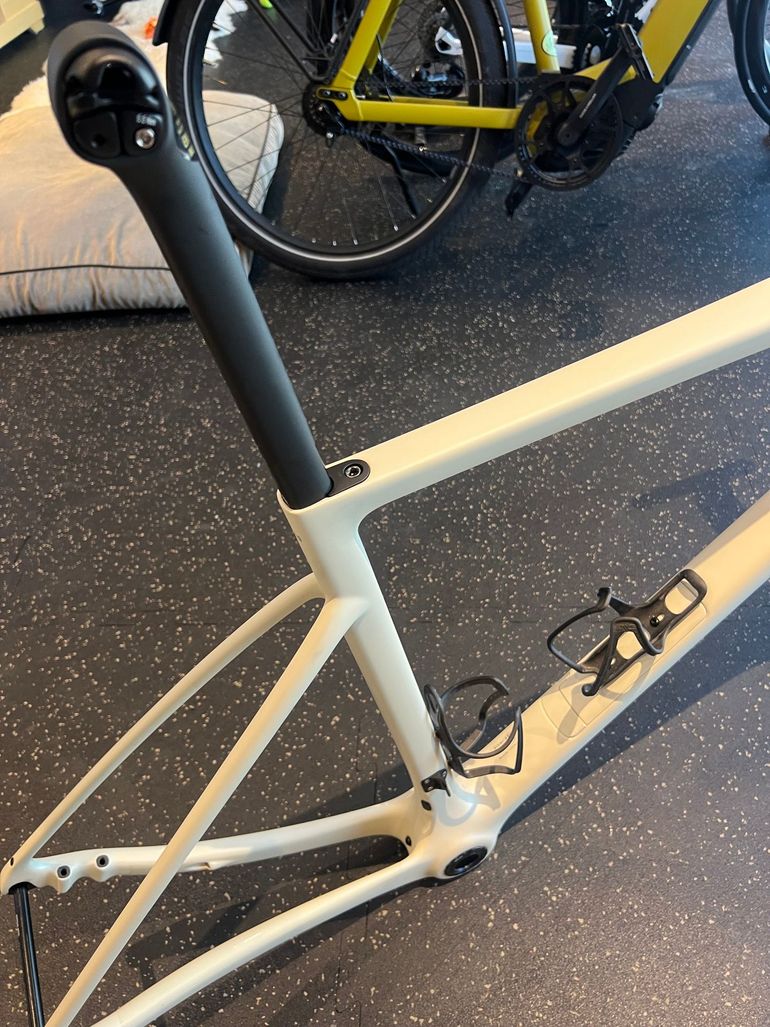 Used Enve Fray Chassis Frameset 2025 Road & Gravel, White — image 7 of 8