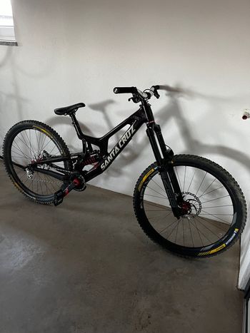 Used Santa Cruz V10 Single Speed / Fixed Gear 2022 Mountainbike, Red — image 2 of 9