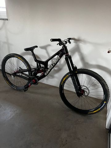 Used Santa Cruz V10 Single Speed / Fixed Gear 2022 Mountainbike, Red — image 2 of 9