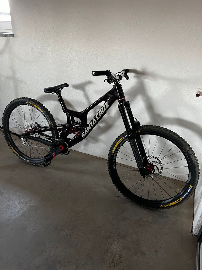 Used Santa Cruz V10 Single Speed / Fixed Gear 2022 Mountainbike, Red — image 2 of 9