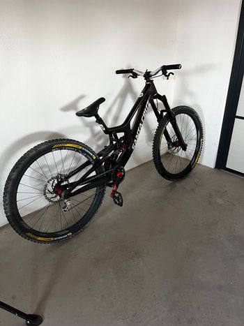 Used Santa Cruz V10 Single Speed / Fixed Gear 2022 Mountainbike, Red — image 9 of 9