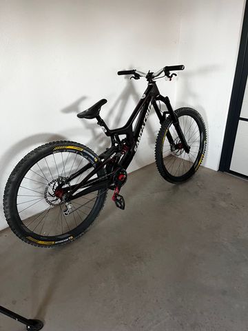 Used Santa Cruz V10 Single Speed / Fixed Gear 2022 Mountainbike, Red — image 9 of 9