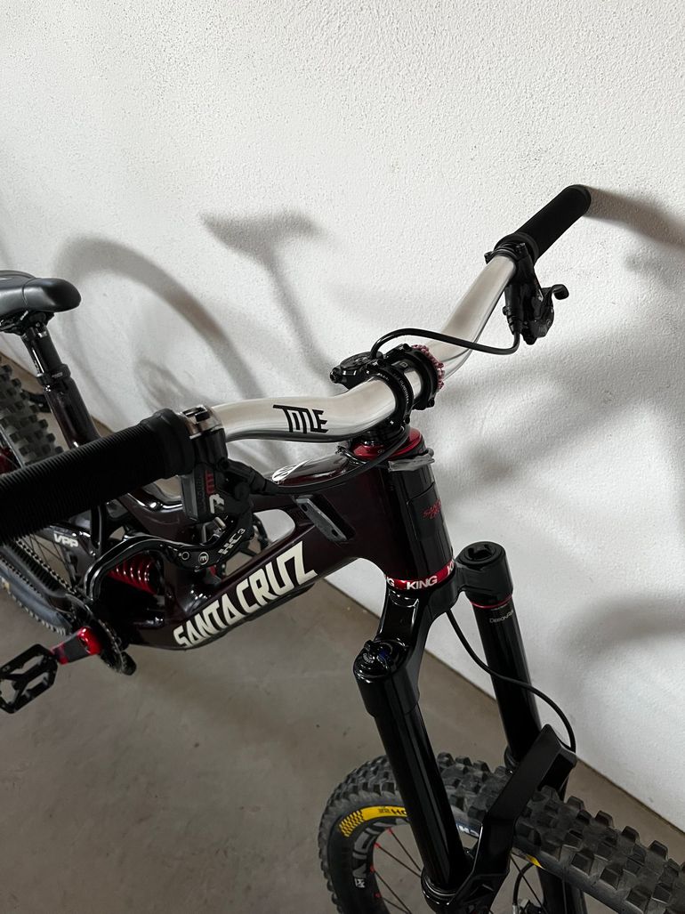 Used Santa Cruz V10 Single Speed / Fixed Gear 2022 Mountainbike, Red — image 6 of 9